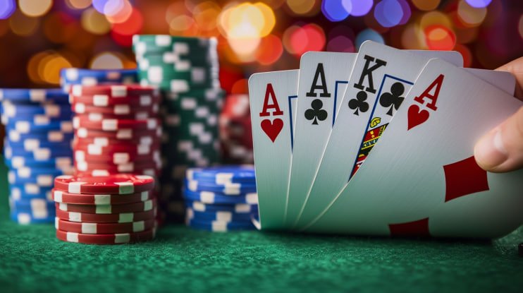 747agent Casino live dealer table with baccarat and roulette options